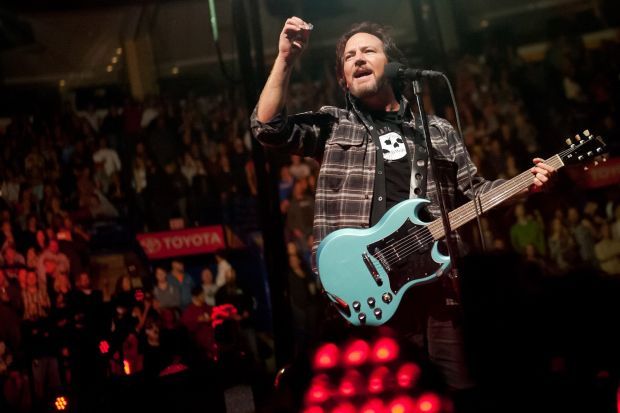 Pearl Jam at Scottrade Center